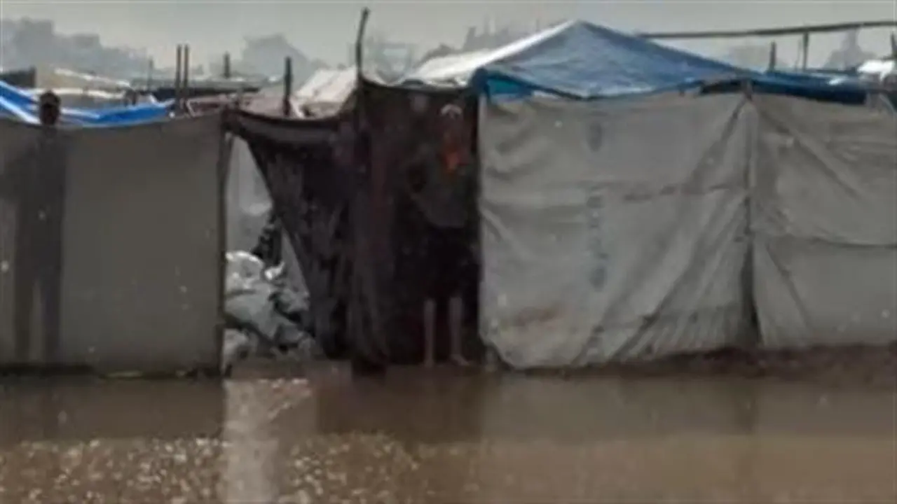 منخفض جوي جديد يهدد غزة بأمطار غزيرة وسيول وعواصف رعدية